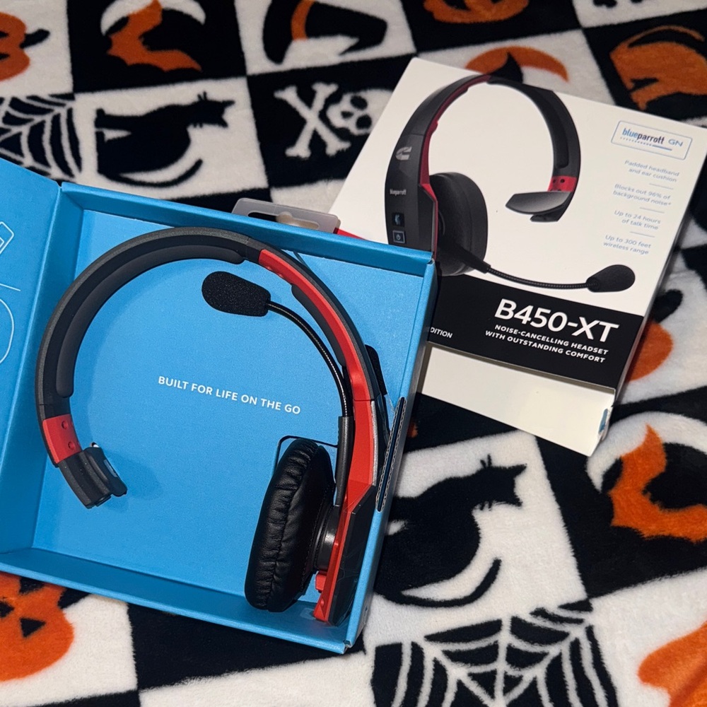 Cummins Edition BlueParrott B450-XT Noise Cancelling Bluetooth Headset